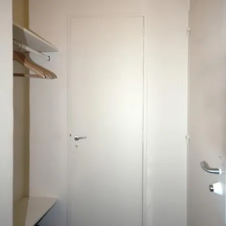 Nice 2 Bedrooms For 3 Persons In The Marais Area Appartamento *